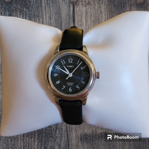TIMEX Black Leather Water Resistant Watch - Picture 1 of 8